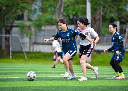 最新国际足球新闻：带你回顾今天的精彩瞬间