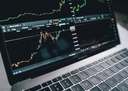 選擇合適的外匯平台：冷靜分析與實用建議